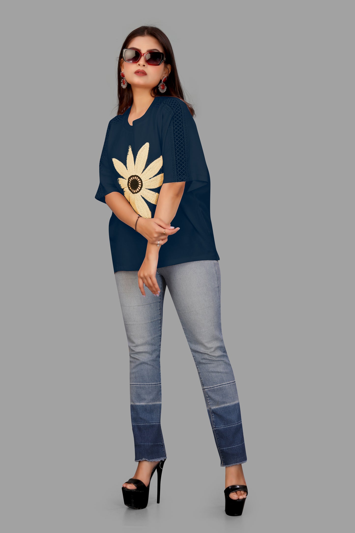 Women's Floral Appliqué Top - Mesh Sleeve Casual Top